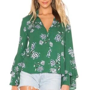 Cupcakes & Cashmere Stockton Green Floral Bell Sleeve Blouse E011